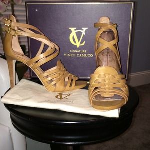 Signature Vince Camuto sandals