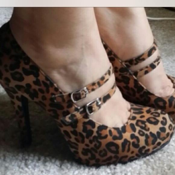 Pin Up Cheetah Pumps 8W