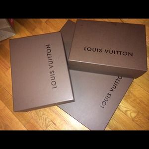 2 Louis Vuitton medium box