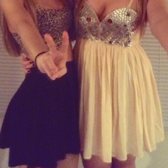 Xenia party dress - Picture 2 of 3