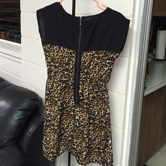 Sold. Leopard print casual dress - Picture 2 of 4