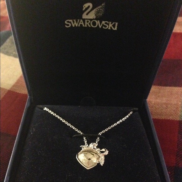 Beautiful Swarovski pendant necklace - Picture 2 of 2