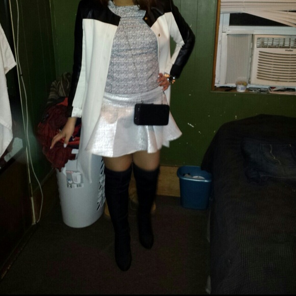 Black thigh high boots - Picture 3 of 4