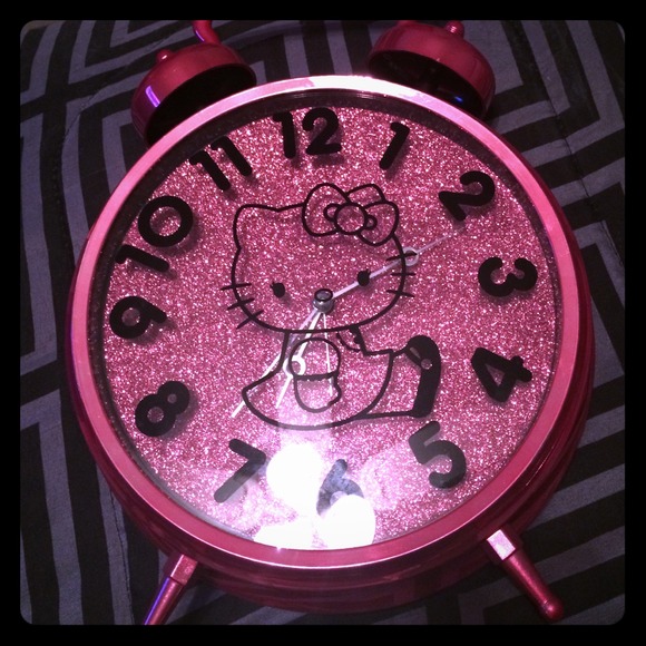 Hello kitty clock ⏰💖
