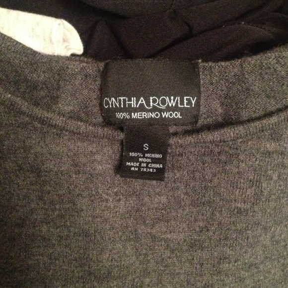 Cynthia rowley gray sweater size small