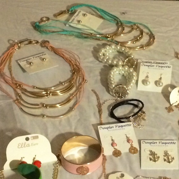 1 LEFT EACH❗️❗️❗️Pink & Blue 7 tier necklace NWOT - Picture 2 of 3