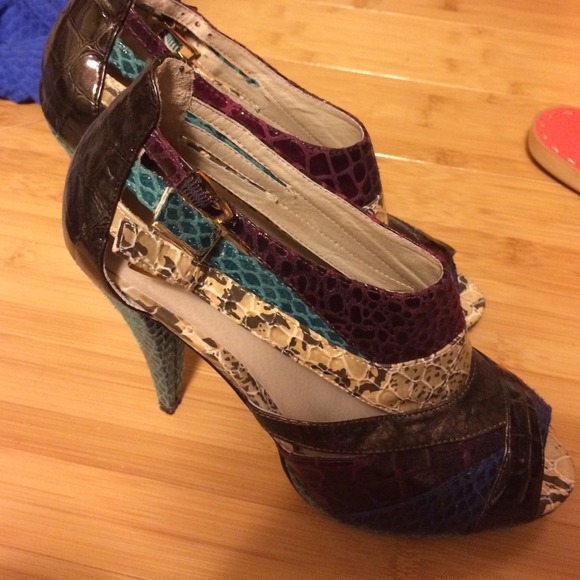 Aldo Multicolor Heels - Picture 2 of 3