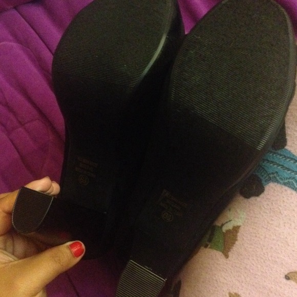 JEFFERY CAMPBELL! - Picture 3 of 3