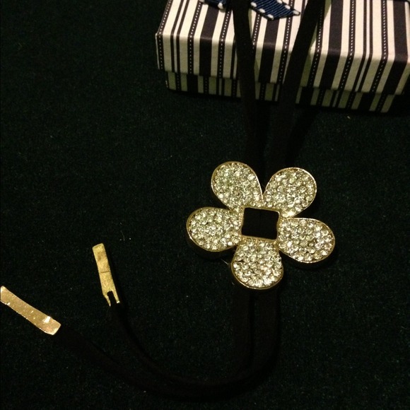 Flower necklace