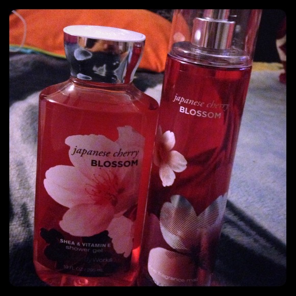Bath&Body Works Japanese Cherry Blossom.
