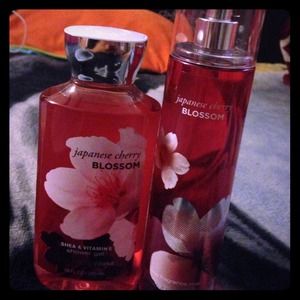 Bath&Body Works Japanese Cherry Blossom.