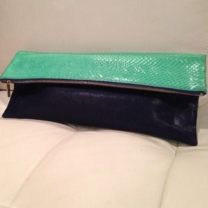🔴SALE🔴 BCBGMAXAZRIA Carina Oversize Clutch