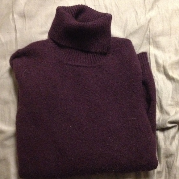 Gap purple turtleneck sweater