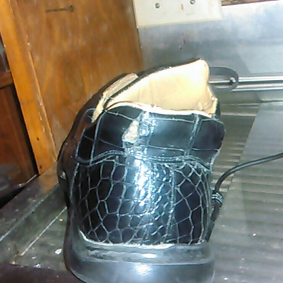 Men's Crocodile leather shoes. - Picture 2 of 3