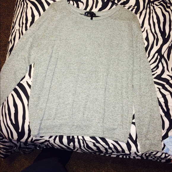 Light green/grey long sleeve