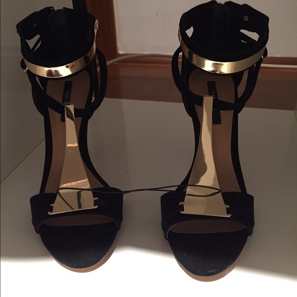 Brand new Sold out Forever 21 heels