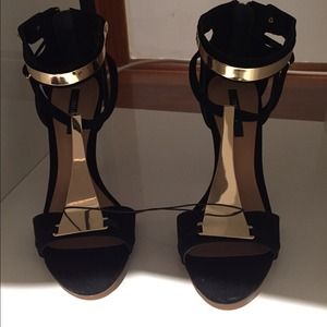 Brand new Sold out Forever 21 heels