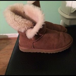Bailey Button Uggs