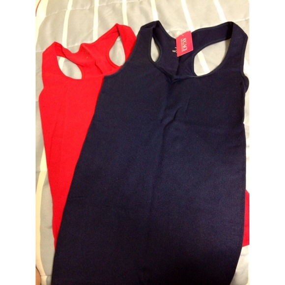 ❌BUNDLED❌ blue and red tank tops bundle