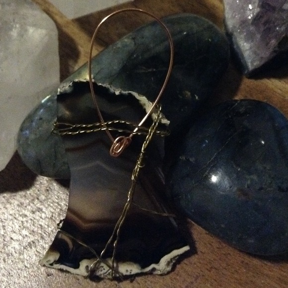 Hand made wire wrapped geode. - Picture 2 of 4