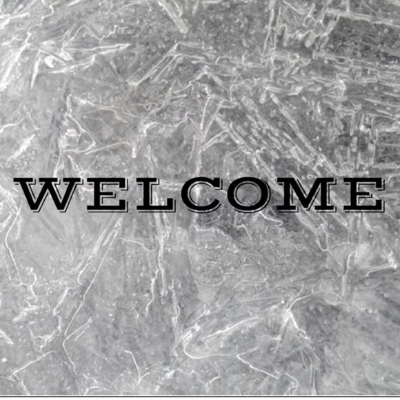 Meet Your Posher, Lisa - Picture 2 of 2