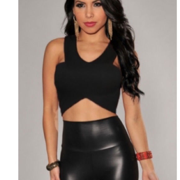 Express Crop top Never worn. Tag still on. Mint condition. Express Tops Crop Tops | Clothes 