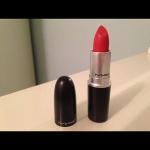 Mac lipstick bundle in Crossfires and Honey Love