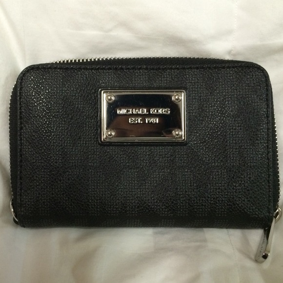 Michael Kors leather zip logo wallet