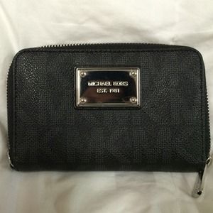 Michael Kors leather zip logo wallet