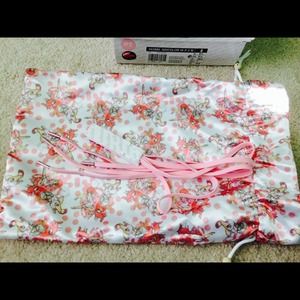 Additional pics for Fafi adidas sneakers..