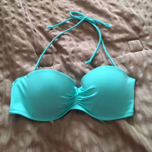 Size 34C VS bikini top with removable straps