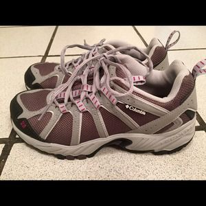 Columbia hiking shoes size 8.5