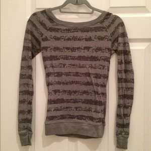 Long sleeve grey shirt