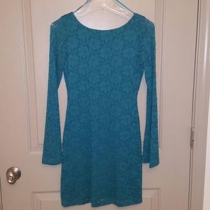 Sexy short, backless crochet detail dress