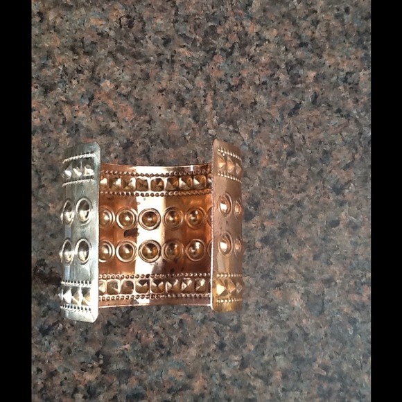 🔆Wide Decorated Red Brass Cuff🔆 vintage🔆 - Picture 3 of 3