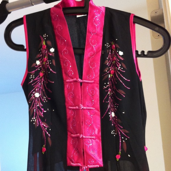 Price dropped! Beautiful Vietnamese dress
