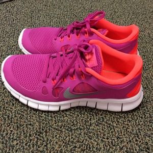 ‼️ONE DAY SALE‼️Nike Free 5.0