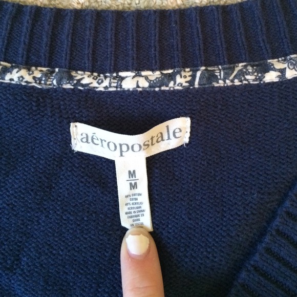 Super cozy navy cable knit - Picture 3 of 3