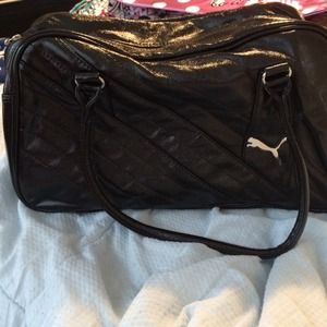 Puma gym bag w/purple lining