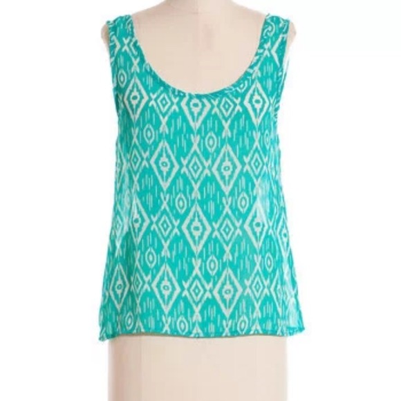 Scoop neck tank