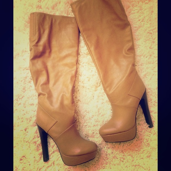 High heel boots