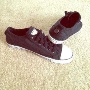 REDUCED ✂️Calvin Klein monogram sneakers