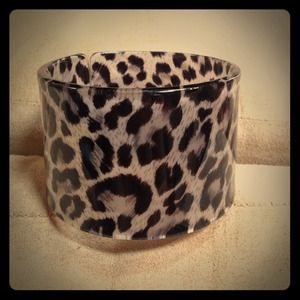 Black cheetah bangle