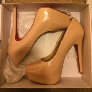 Never worn beige high heels