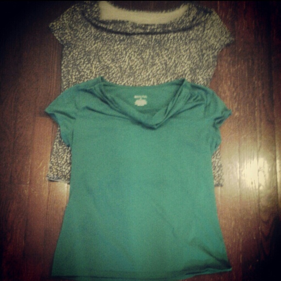 2 tops,sweater,hoodiebra bundle