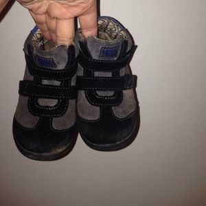 Boys toddler uggs size 6.5