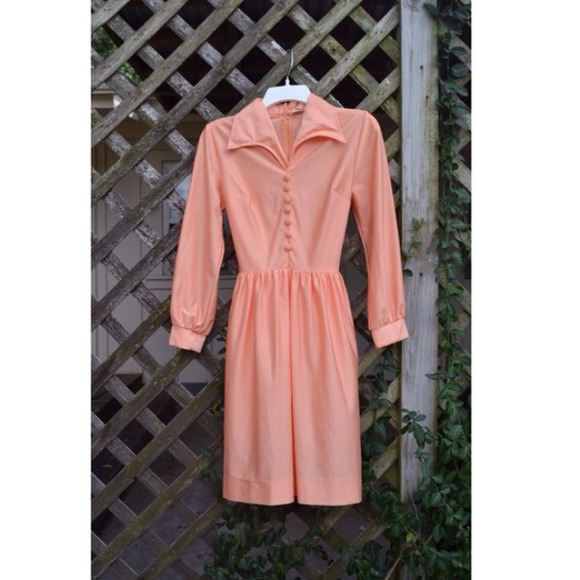 ✋SOLD IN BUNDLE✋ Coral Disco Mini Dress - Picture 2 of 4