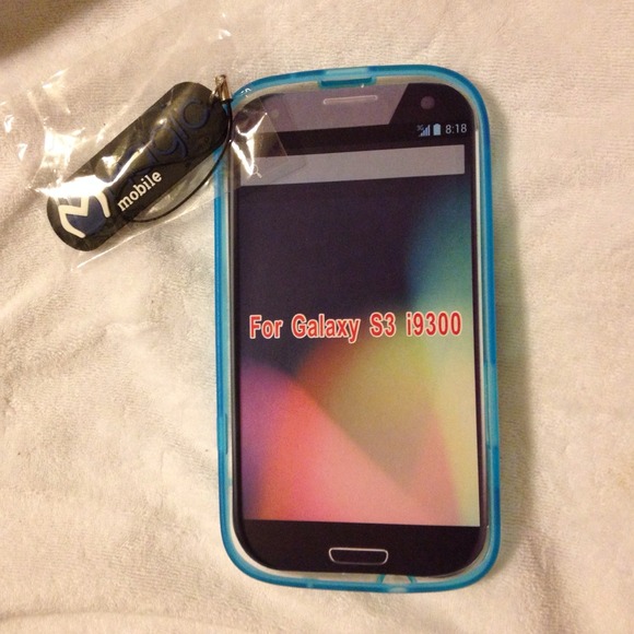 NWT Galaxy S3 i9300 case. Clear w/ blue accent.
