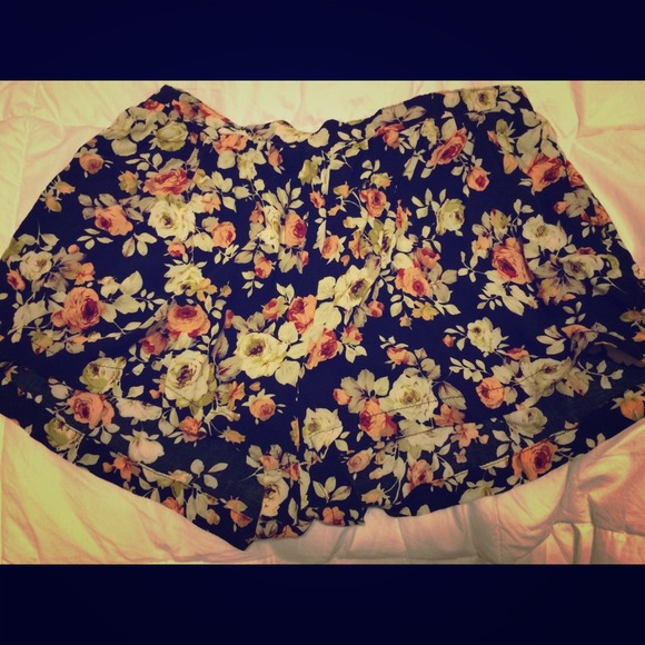 LA hearts high waisted shorts.