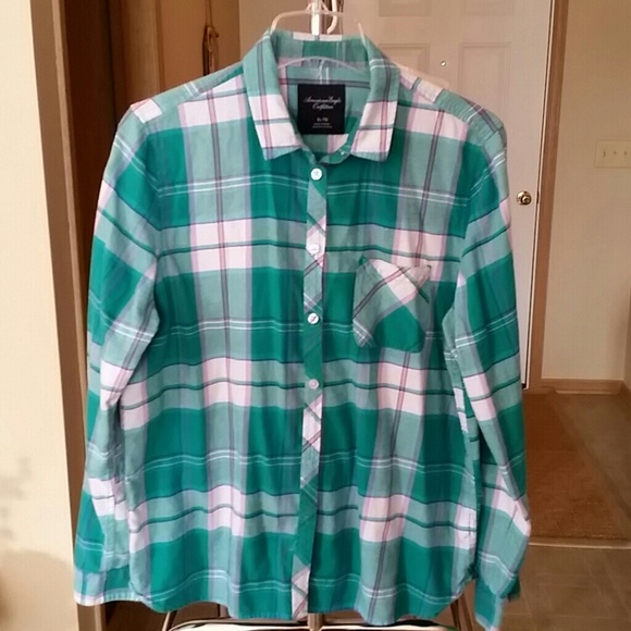 American Eagle shirt.